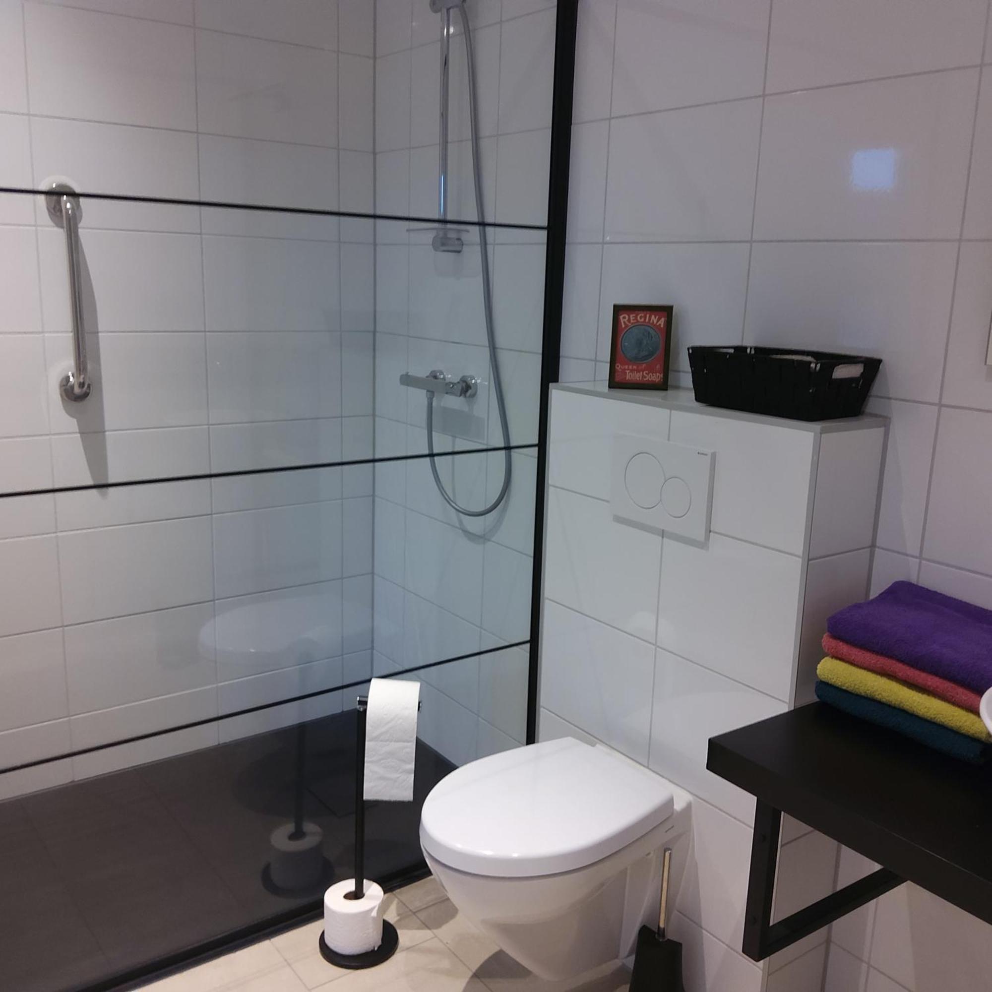 Bed & Breakfast Appartement 'T Haventje Ezinge エクステリア 写真